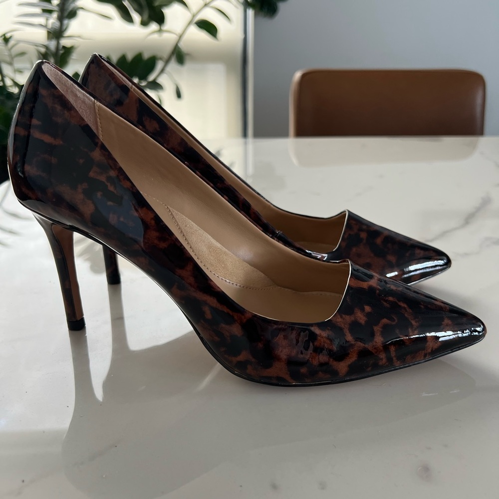 Banana Republic Tortoise Print Patent Leather Heels, Size 9